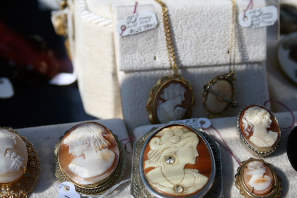 flea-market-shopping-vintage-cameo-necklaces