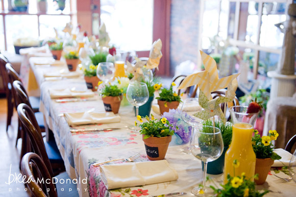 summer-wedding-ideas-diy-paper-pinwheels-yellow-flowers